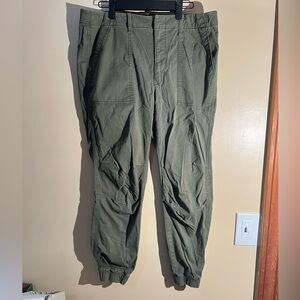 Women’s American Eagle Outfitters Olive Green Stretch Joggers Size 10
